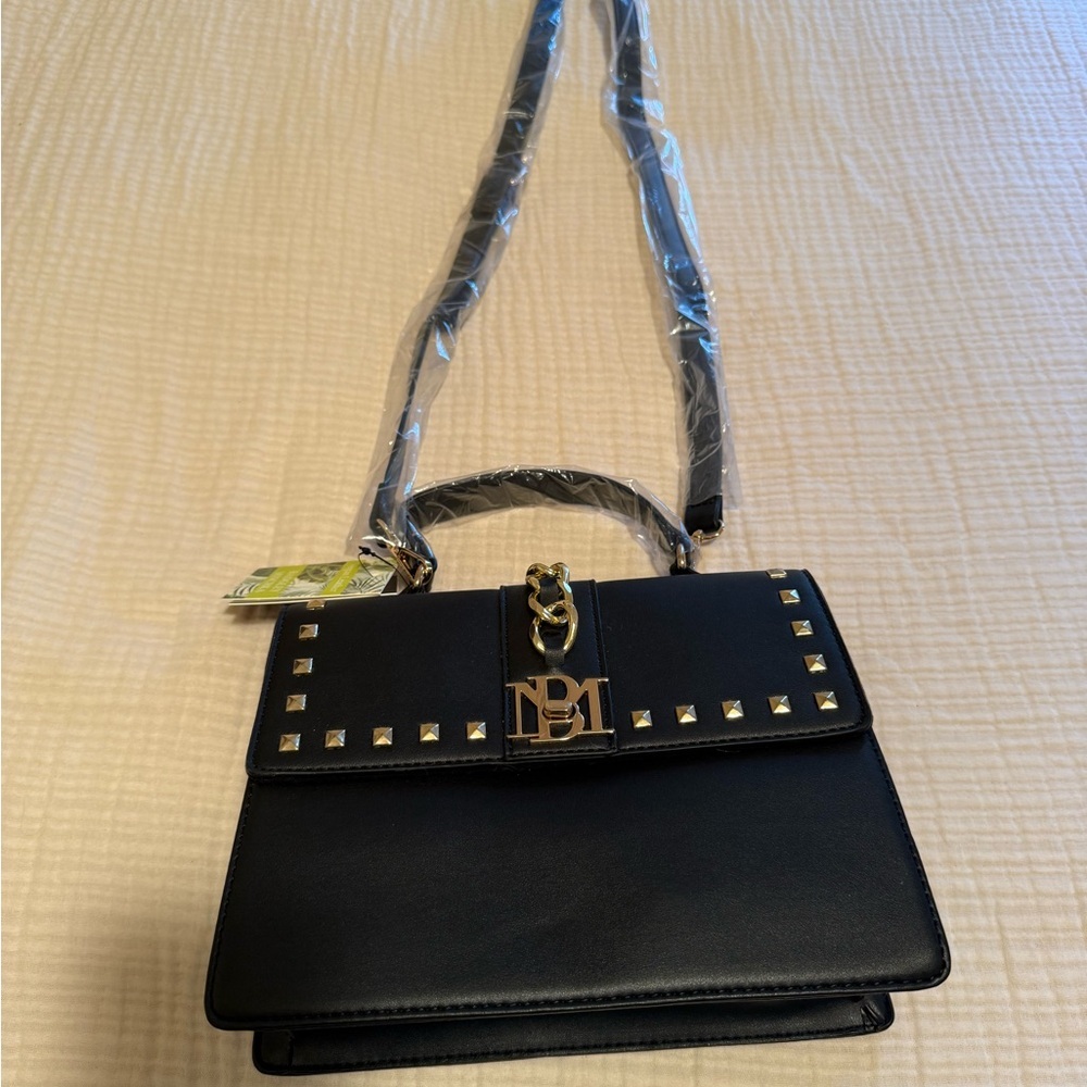 NWT Badgly Mishka plain crossbody or tote.  Strap unsnaps. One pocket inside. - Picture 8 of 8
